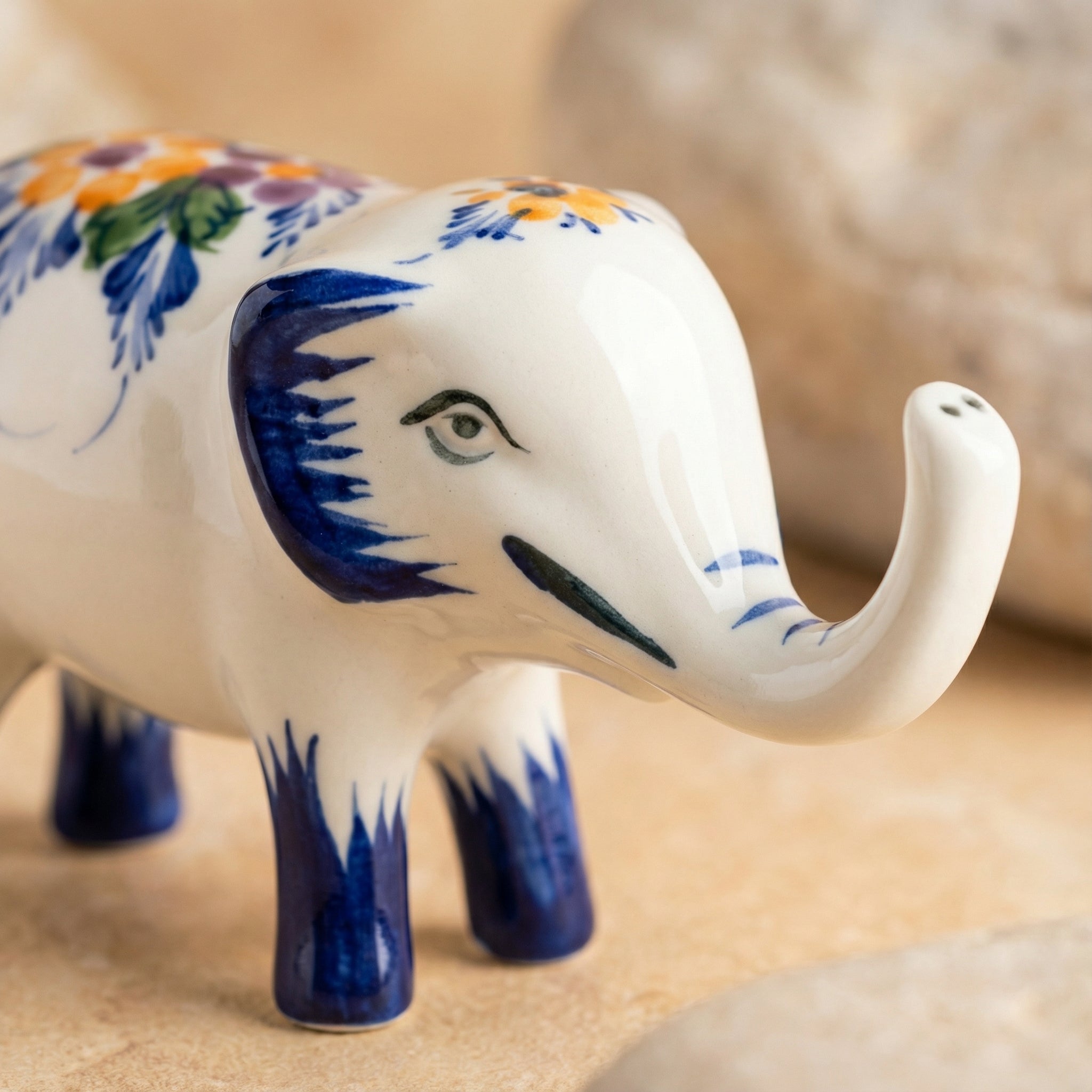 Figurine d'éléphant Portugal Fleur