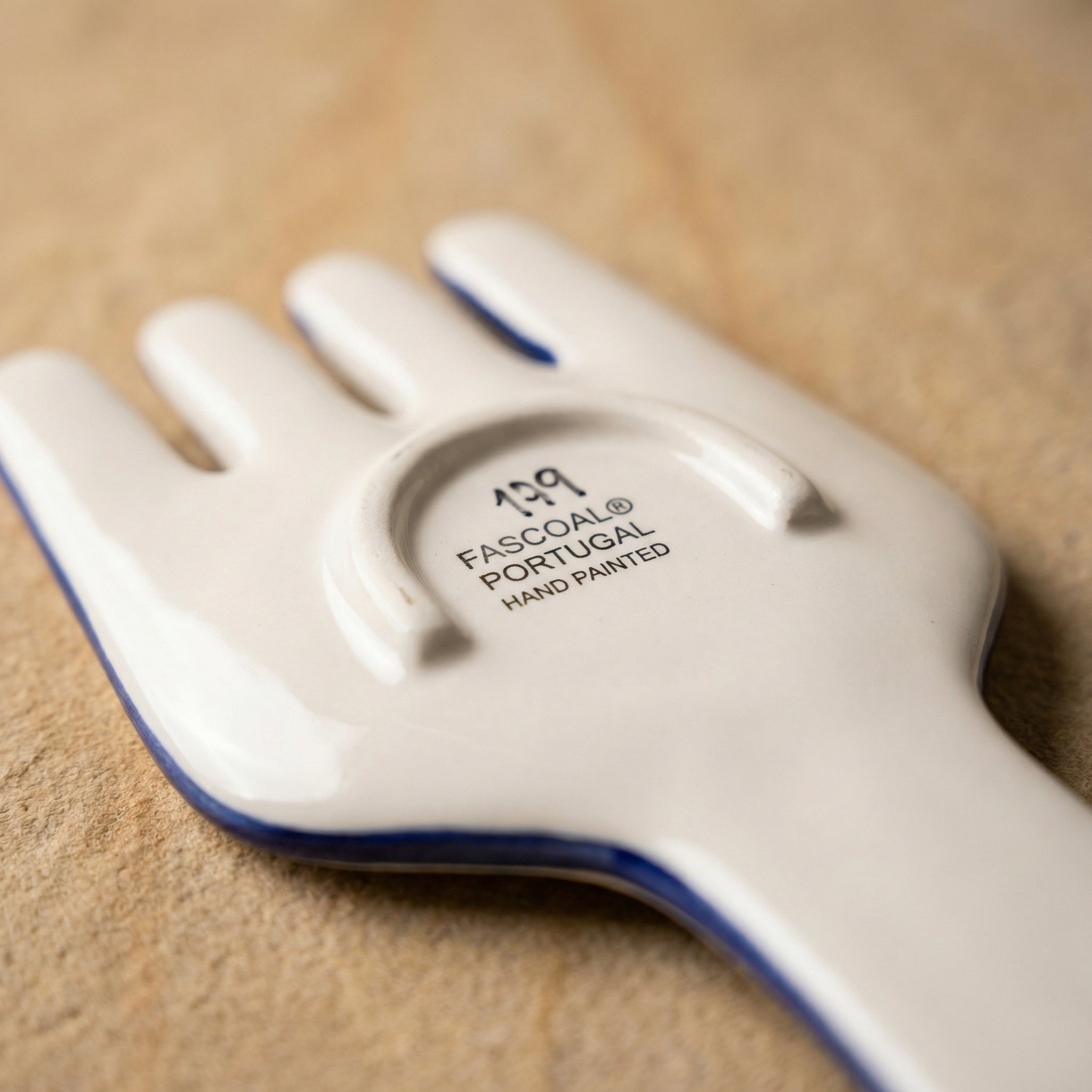 Repose-cuillère en forme de fourchette, motif floral du Portugal